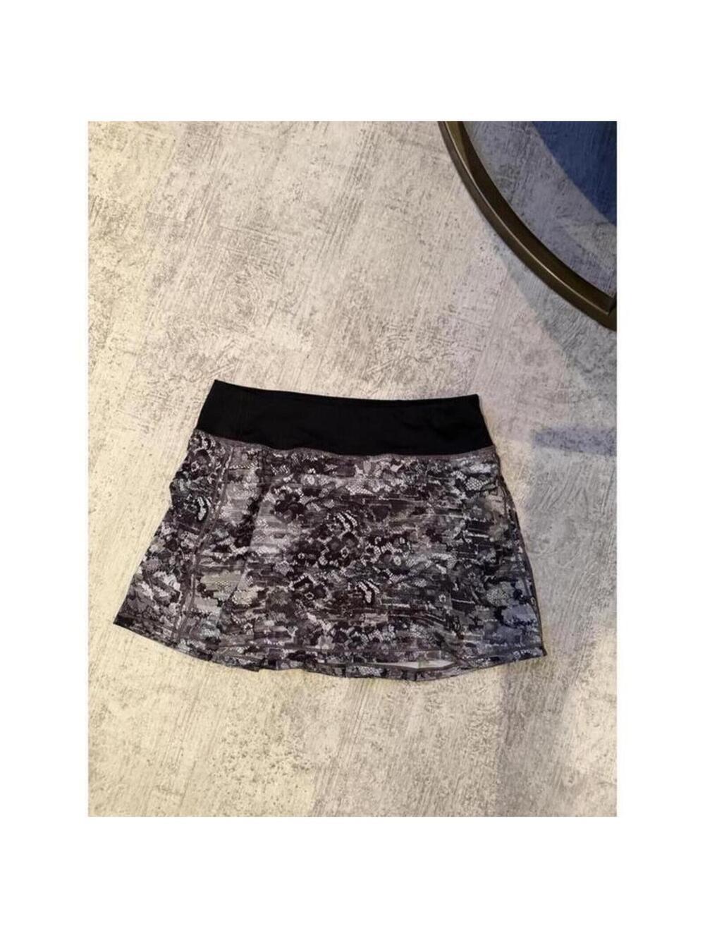 Excellent lululemon circuit breaker II black/white skirt in alpine lace